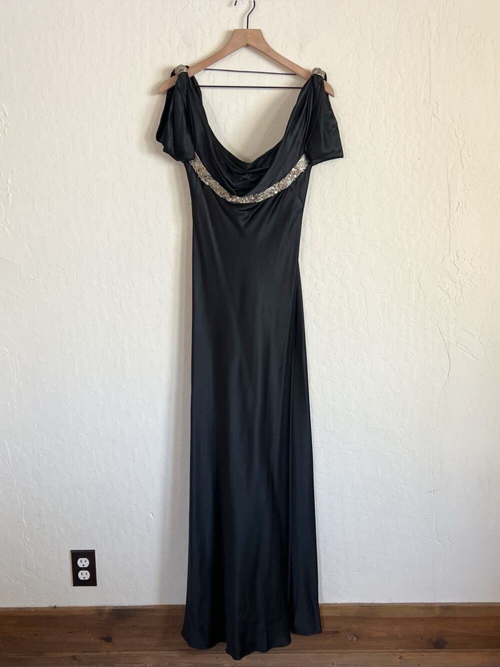 Marchesa Notte 100% Silk Cowl Neck Sequined Formal Gown Maxi Dress 6 Black Tie